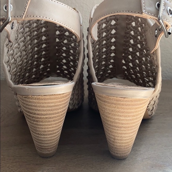 Vince Camuto caged heel - Picture 6 of 6